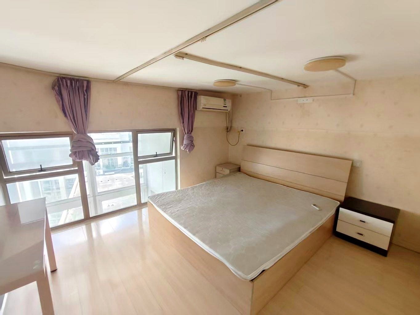 和泰都市生活广场 R224969570：带卧床的房间
